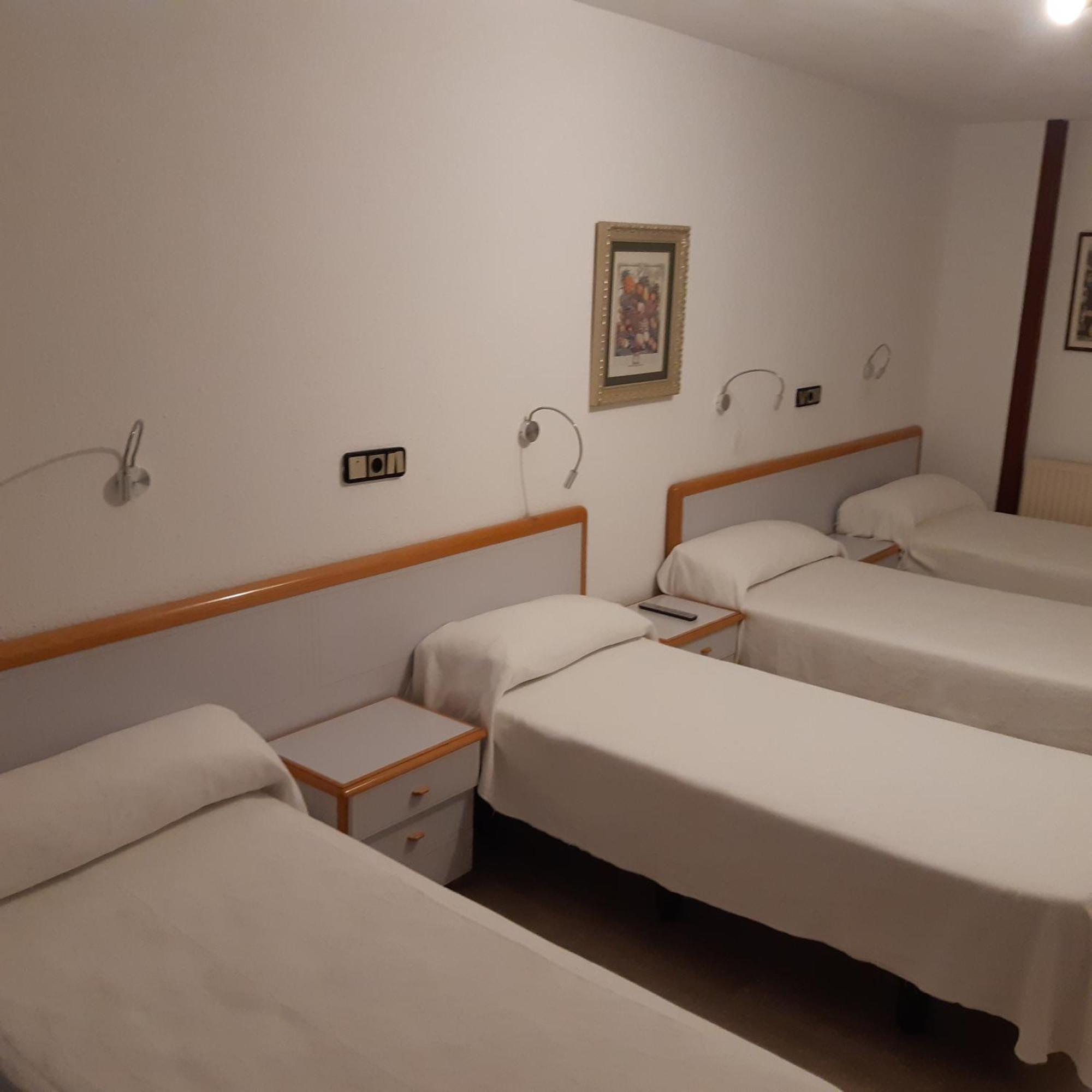 Hostal Lizana 2 Huesca Extérieur photo
