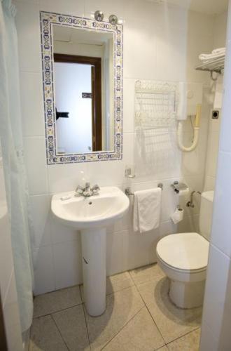 Hostal Lizana 2 Huesca Extérieur photo