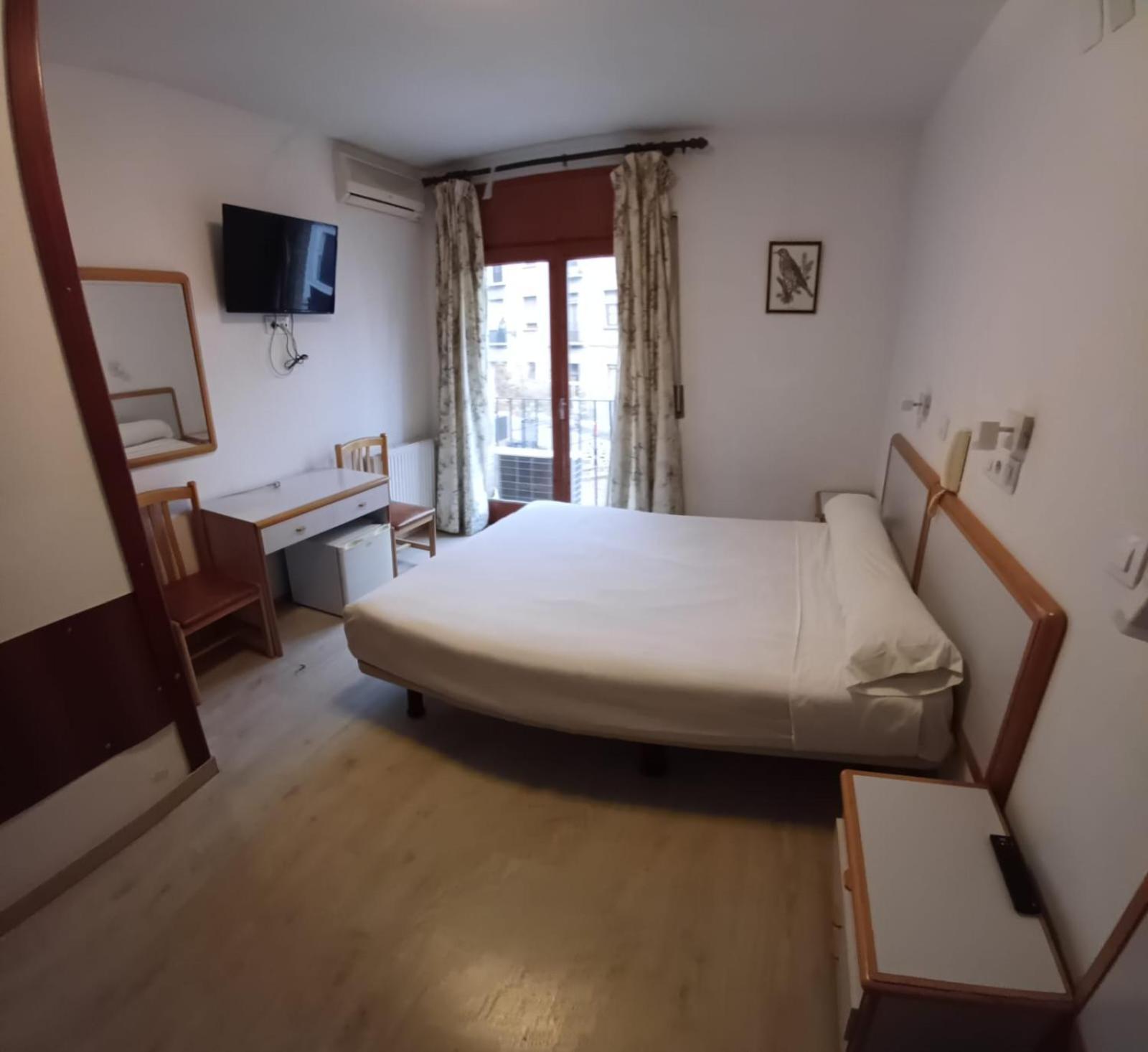 Hostal Lizana 2 Huesca Extérieur photo